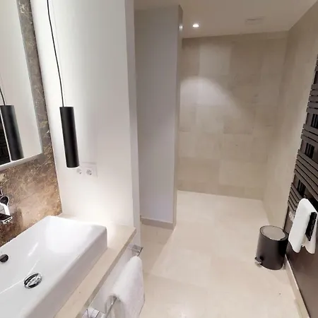 White Pearl 2.05 Apartment